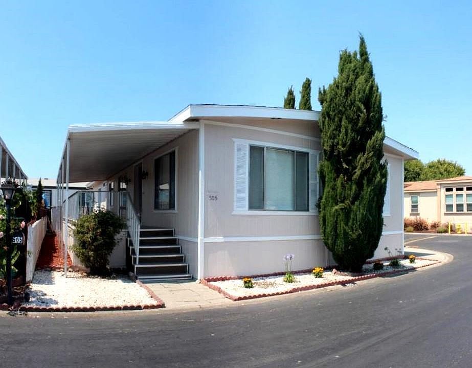 1st image of 505 Eucalyptus Dr #505