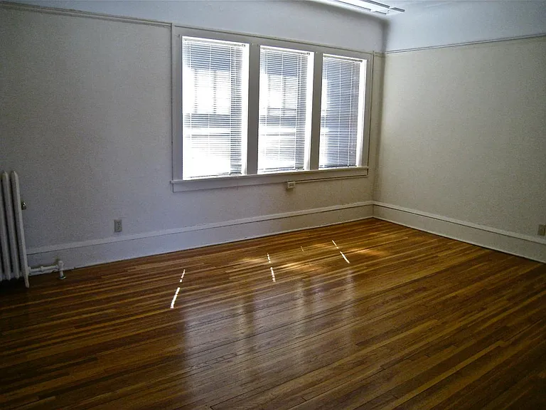 1395 Portland Ave — Photo 11