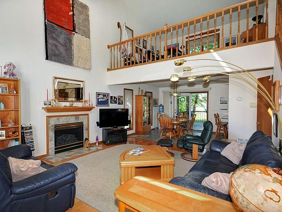 4th image of 221 E Mills Dr