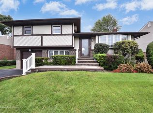 91 Lincoln Rd S, Plainview, NY 11803