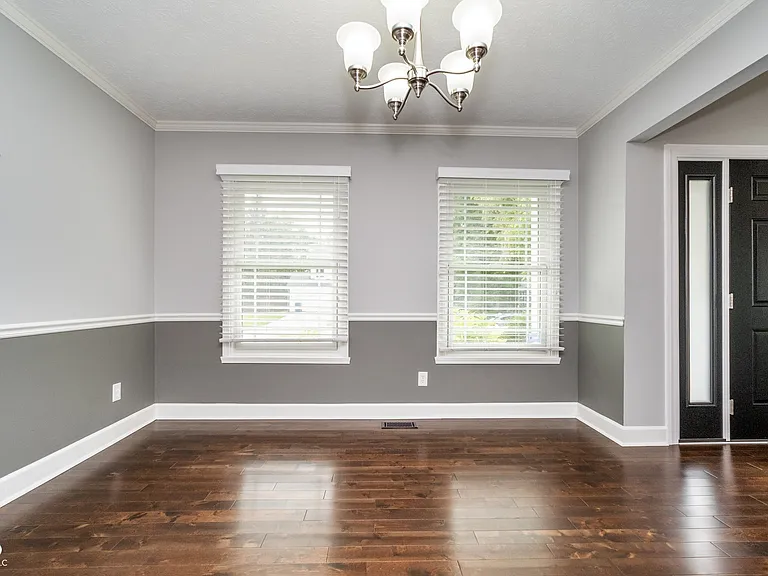 13738 Roswell Dr — Photo 5