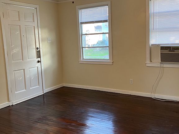 3rd image of 6208 Wainwright Dr