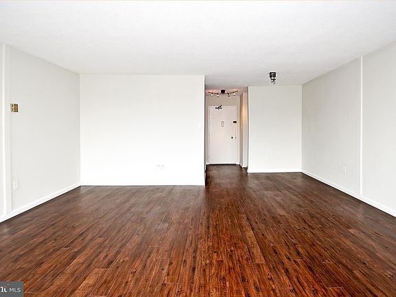 5th image of 4600 S Four Mile Run Dr APT 422