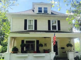 311 6th St, Windom, MN 56101