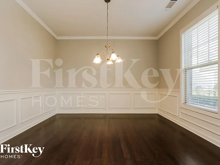 4895 Frontier Dr — Photo 4