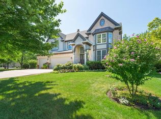 11035 Ashbrook Ln, Indian Head Park, IL 60525