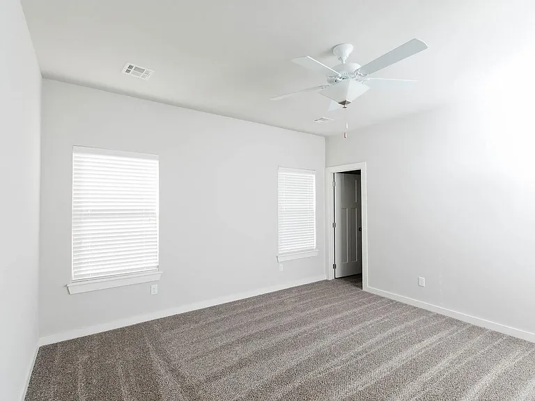 2224 Buena Vida Ln — Photo 13
