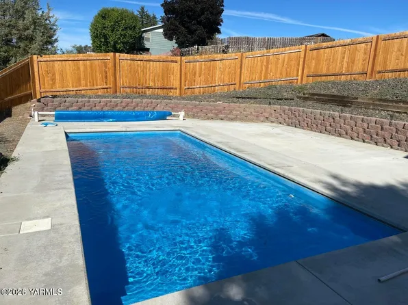 1602 Stein Rd, Yakima, WA 98908