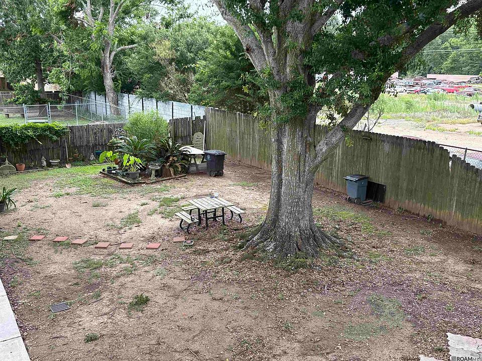 1st image of 6367 Quin Dr #4