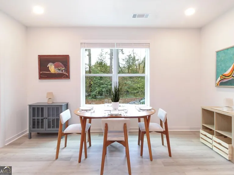 240 Martha Dr — Photo 7