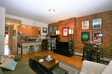 Rented by R New York