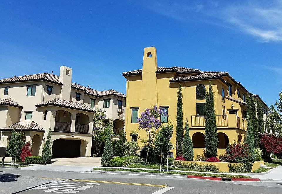 1st image of 423 Willow Glen Ct