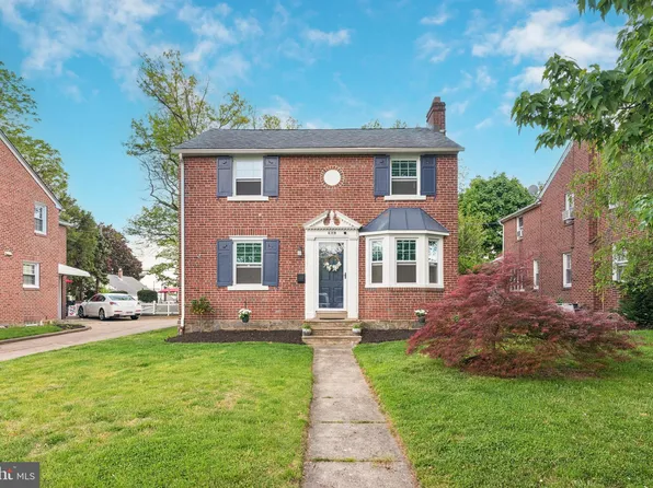 912 Rhawn St, Philadelphia, PA 19111