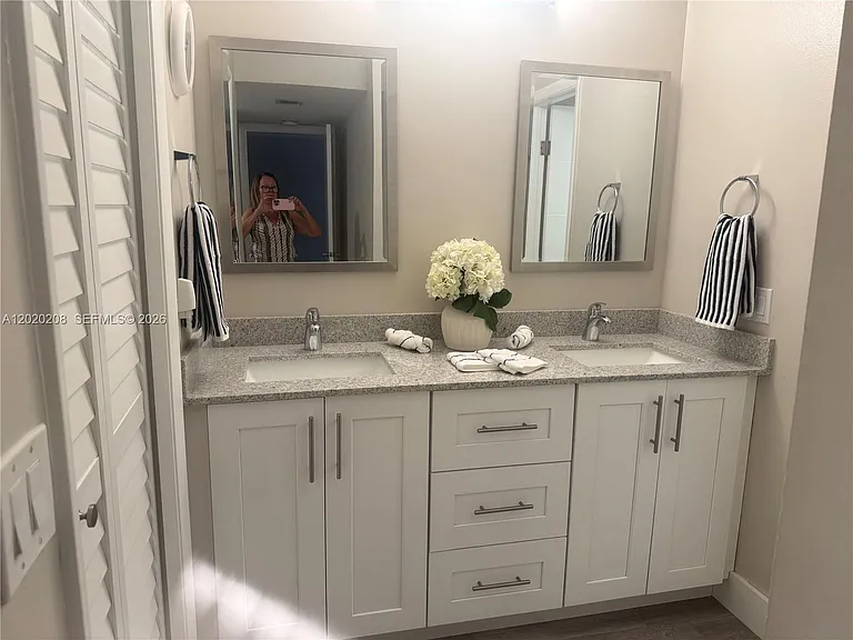 436 Lakeview Dr #203 — Photo 12