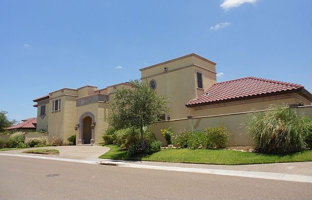 1st image of 2425 Bermuda Dr