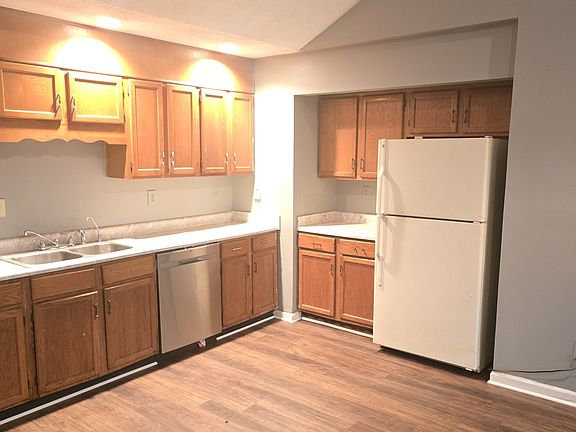 5th image of 2812B Briar Hill Ln SE #B