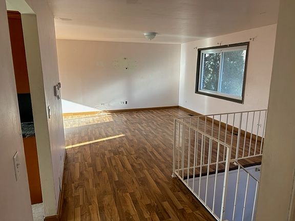 3rd image of 405 Fernwood Dr