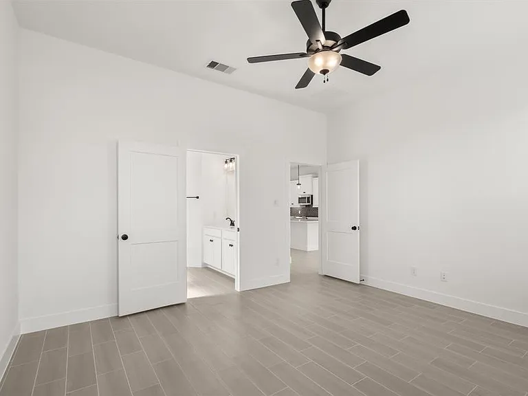 2235 Garden Arbor Ln — Photo 7