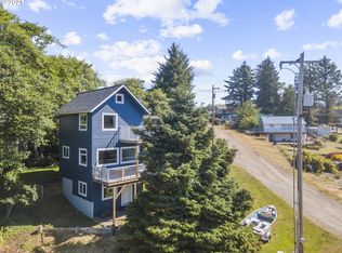 2320 Hedlund Ave, Tillamook, OR 97141