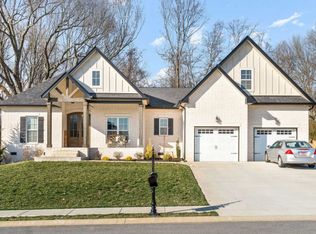 105 Beechcrest Ct, Clarksville, TN 37043