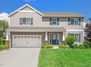 9505 Stone View Dr NE, Rockford, MI 49341