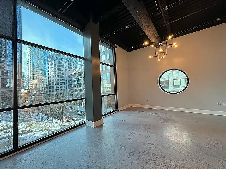 1 bed, 834 sqft, $2,000 — Photo 2