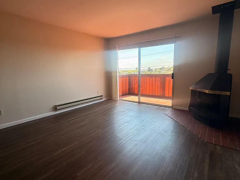 632 Kearney St #8 — Photo 4
