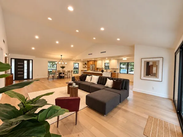 12503 Barryknoll Ln, Houston, TX 77024