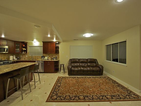 5th image of 122 Calle Estoria