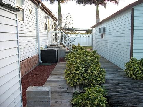 3rd image of 883 Yacht Club Way