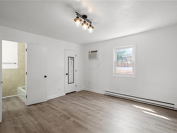 5th image of 1361 E Ocean View Ave #3