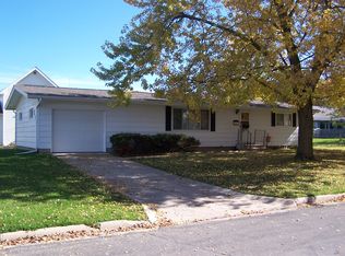 210 G Ave, Grundy Center, IA 50638