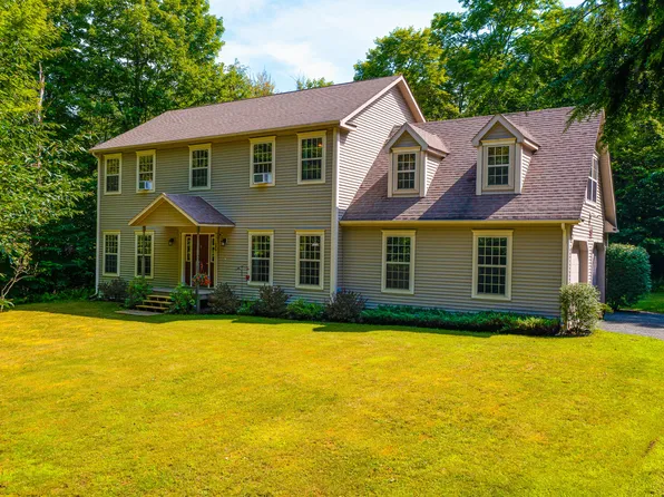 16 Robinwood Ln, Tupper Lake, NY 12986