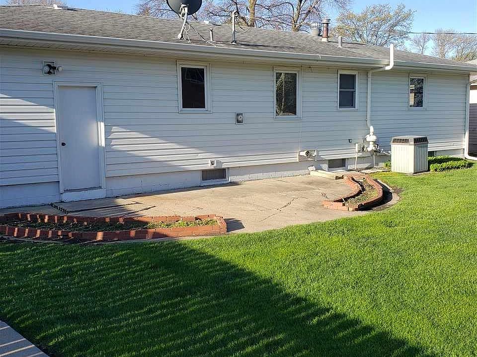 2nd image of 1638 Austin Ln