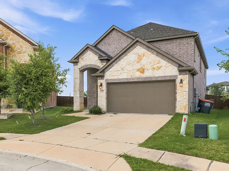 2232 Deya Dr — Photo 1