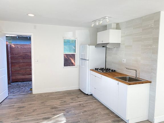 5th image of 441 Fuego Ave #2