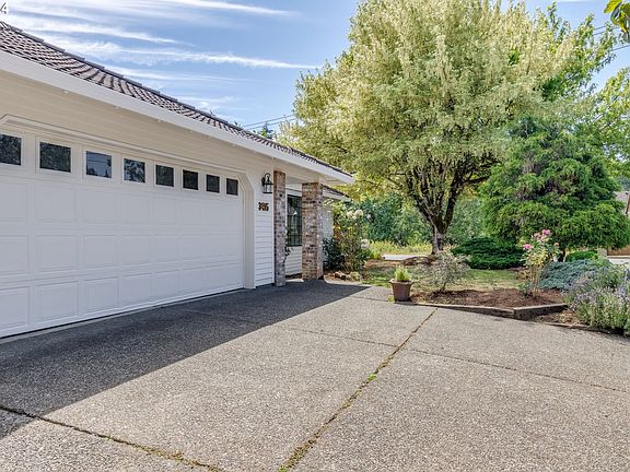 4th image of 3405 NE 127th St