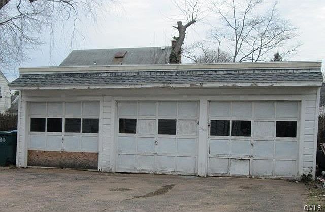2nd image of 95 Glenbrook Ave