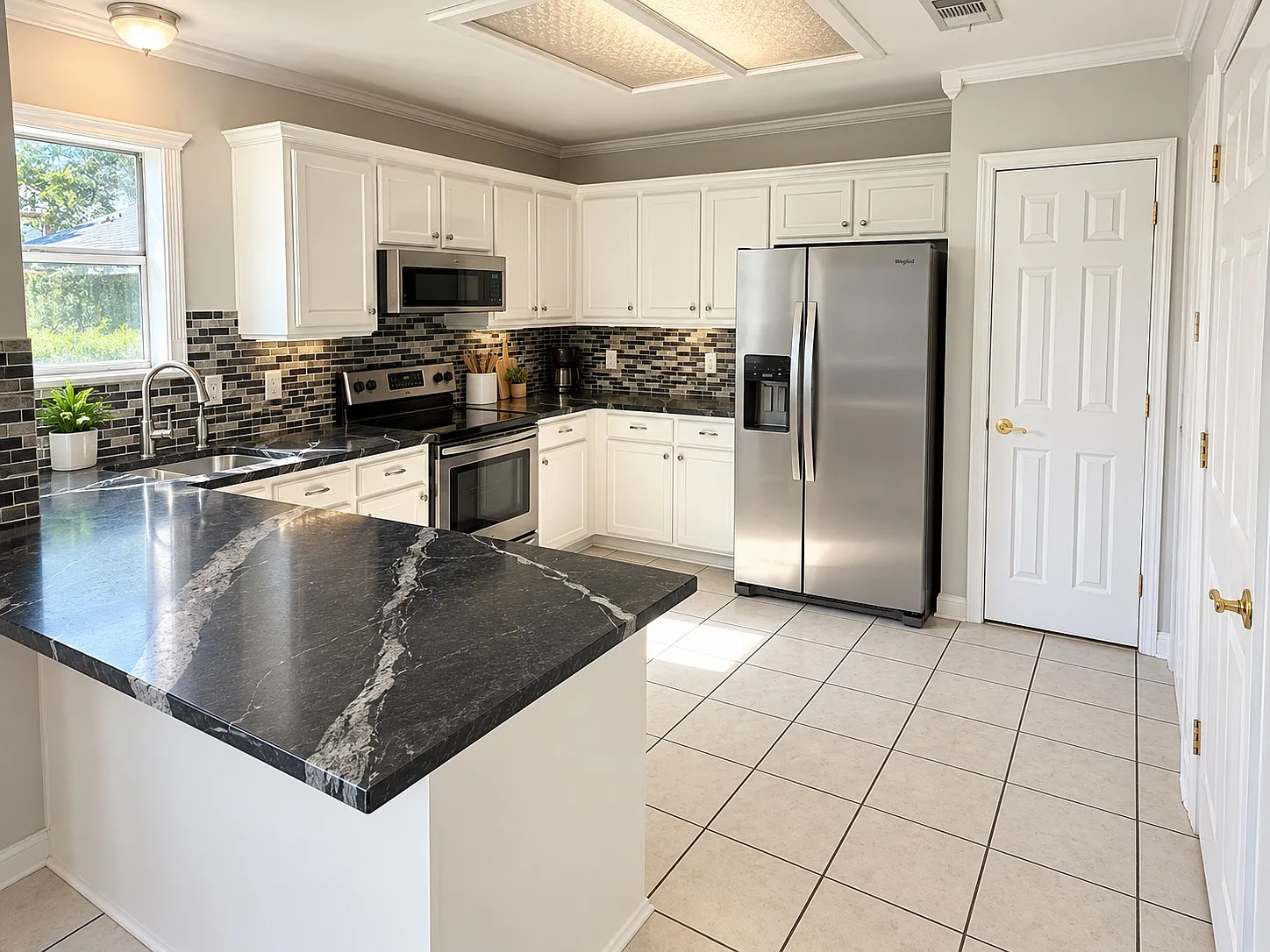 3 bed, 1477 sqft, $1,942 — Photo 4