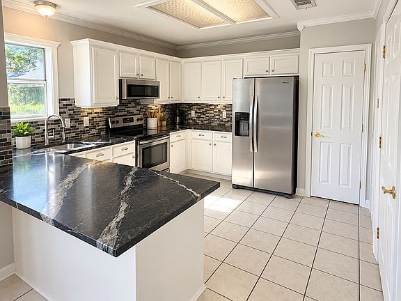 4th image of 4162 Stumberg Ln