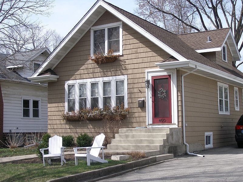 1st image of 460 N Elm Ave