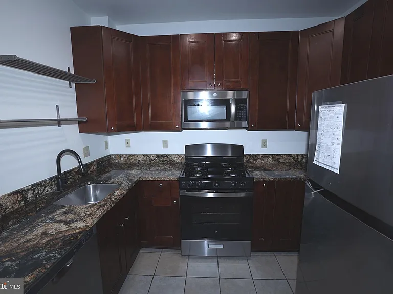 1641 International Dr #410 — Photo 5