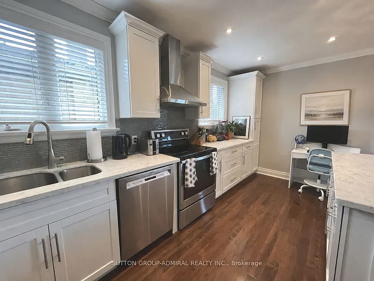 81 Searle Ave — Photo 12