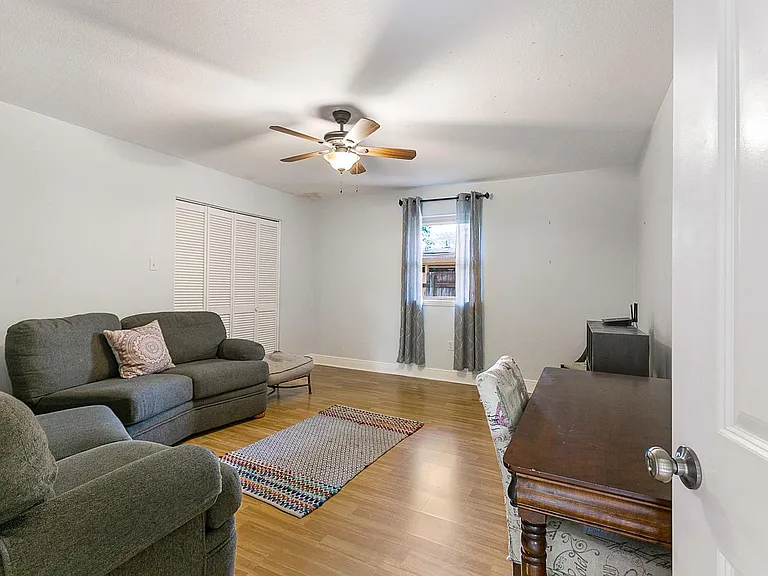 111 Camellia Dr — Photo 11