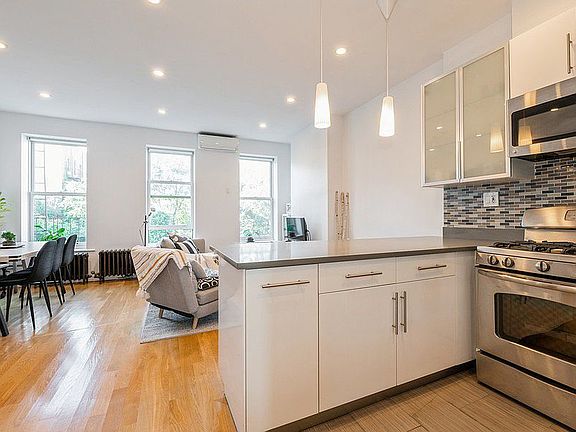 3rd image of 350 19th St #2