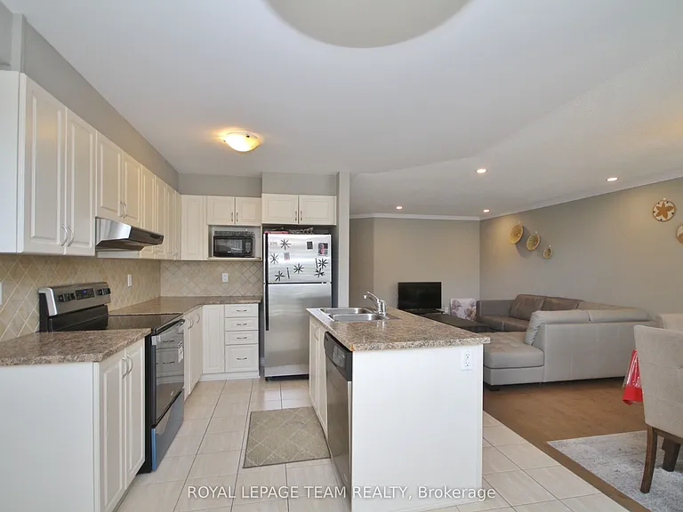 302 Tourmaline Cres — Photo 15