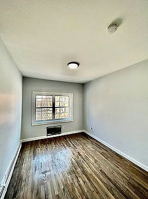 4th image of 552 Hinsdale St Floor 2