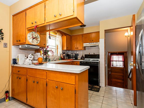 3rd image of 4601 S Komensky Ave