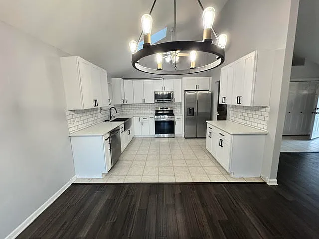 2S151 Avondale Ln — Photo 10