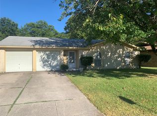 6925 Windward Way, Forest Hill, TX 76140